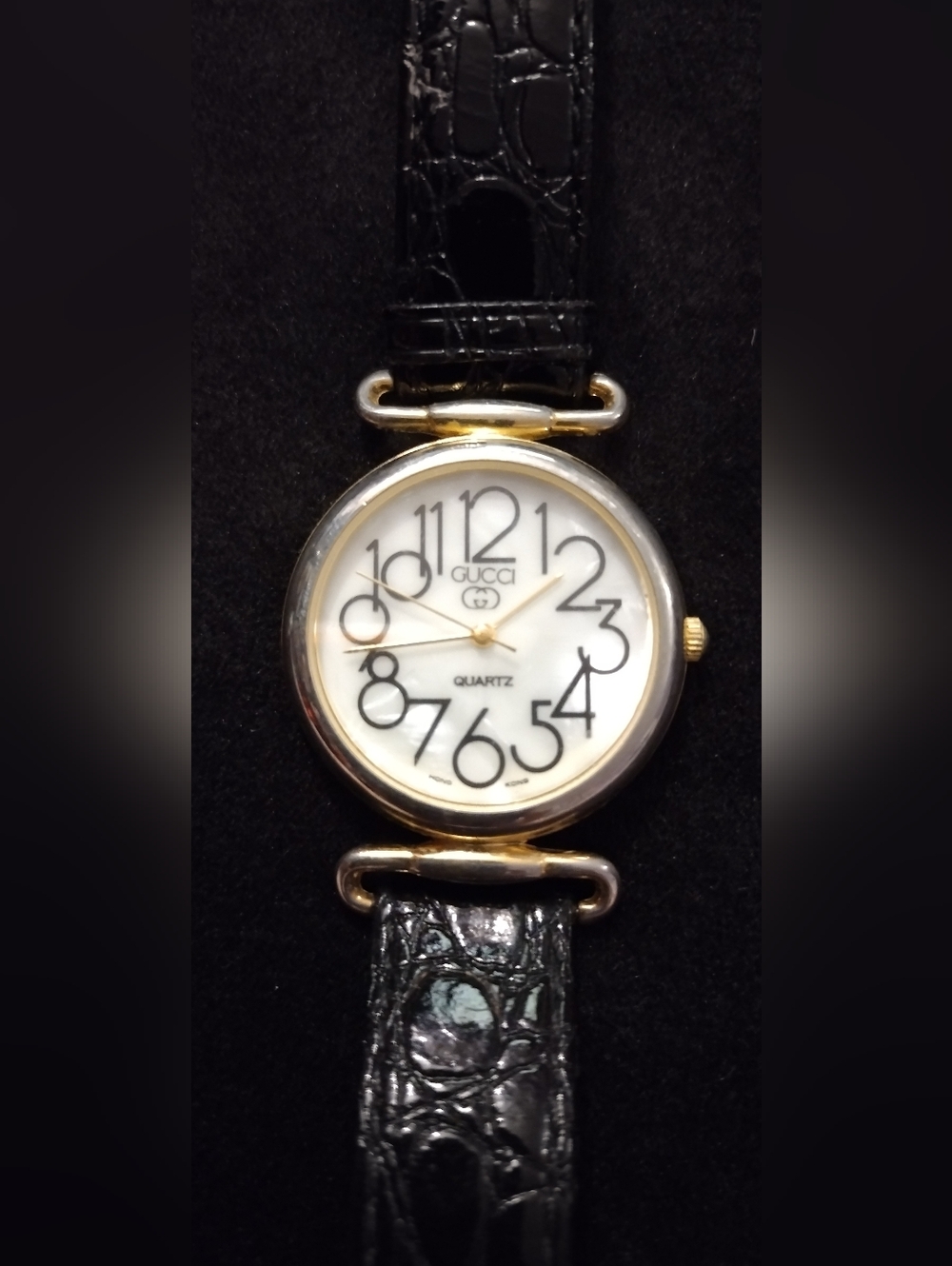 Vintage Gucci Pearl Gold Plated Black Leather Band Stainless Steel Watch